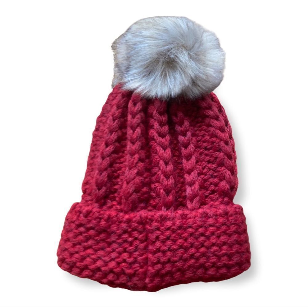 Aqua brand Red Knit Pom Pom Woman’s Hat